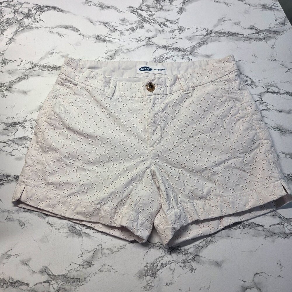 Old Navy Size 8 White & Denim Everyday Mid Rise Casual Summer Shorts Bundle of 2 - Picture 2 of 11
